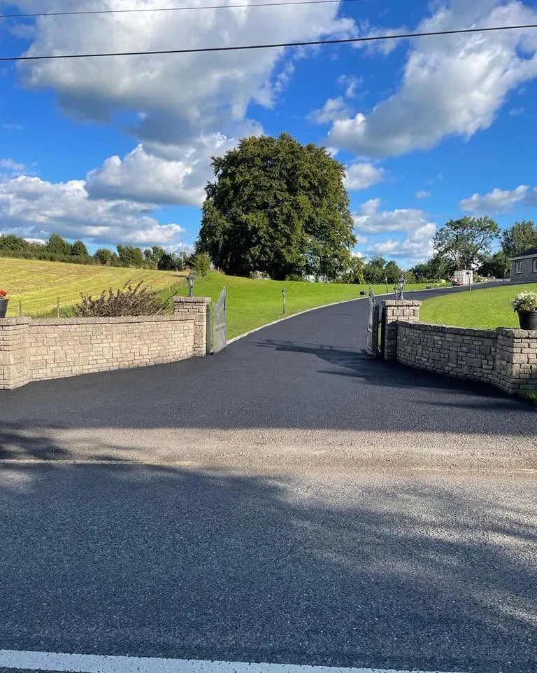 New tarmac driveway at a country house, Flaherty Roof and Driveways
