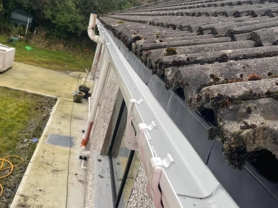 Old gutter and fascia coming off for new uPVC, Flaherty Roof and Driveways